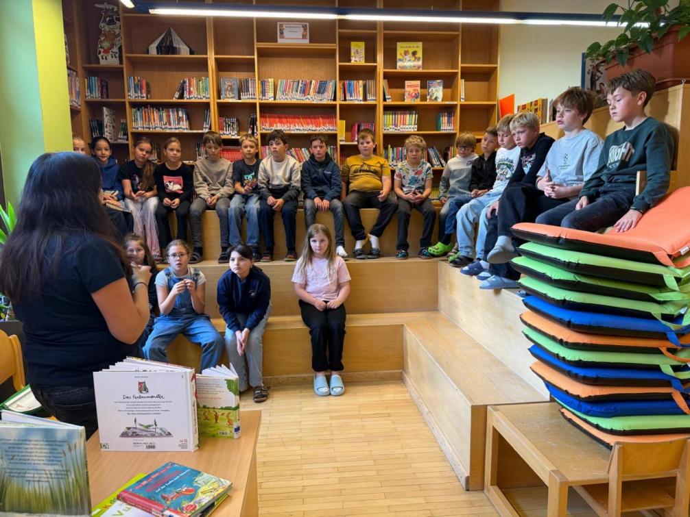Besuch in der Schulbibliothek 2